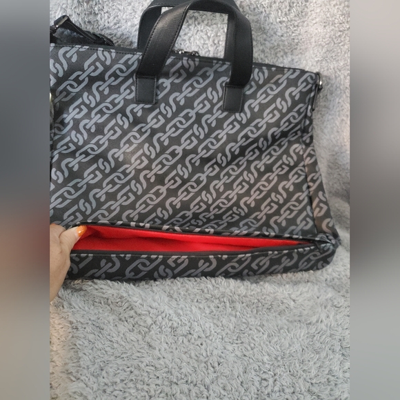 Sprayground Magnetic Pulse Travel Bag - Picture 9 of 13